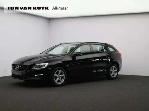 Volvo V60 2.0 T3 150PK Nordic / Parkeerverwarming / Trekhaak / All Season Banden / Parkeersensoren V