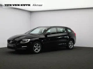 Volvo V60 2.0 T3 150PK Nordic / Parkeerverwarming / Trekhaak / All Season Banden / Parkeersensoren V