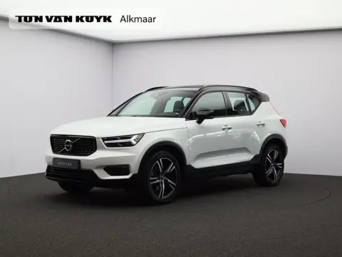 Volvo XC40 2.0 T4 R-Design / Trekhaak / Panoramadak / Stoelverwarming / Lederen Bekleding / Elektris