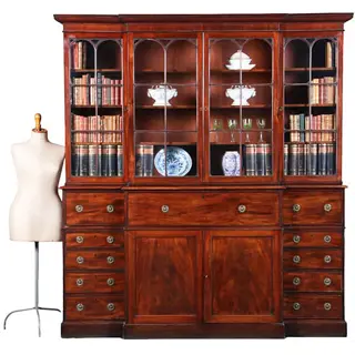 Engels Georgian break front bibliotheekkast ca 1810 in mahonie met uittrekbaar bureau