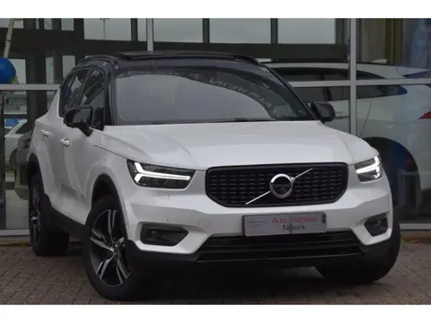 Volvo XC40 2.0 T5 AWD R-Design Automaat Pano Camera ACC Trekhaak