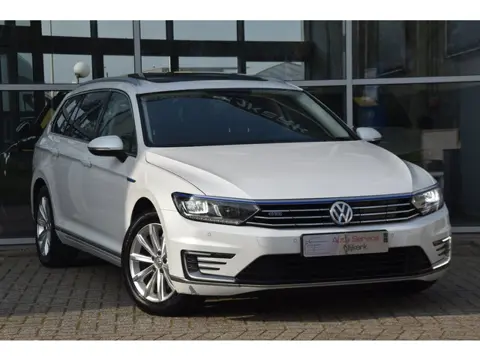 Volkswagen Passat Variant GTE Highline Pano Leder Trekhaak ACC Camera PDC Automaat