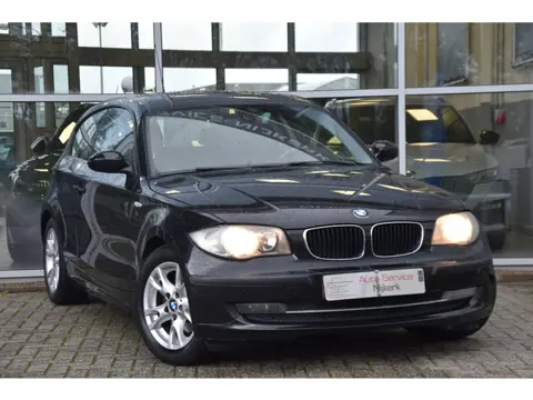 BMW 1-serie 118i Business Line 143PK Airco Cruise NAP 1e Eigenaar