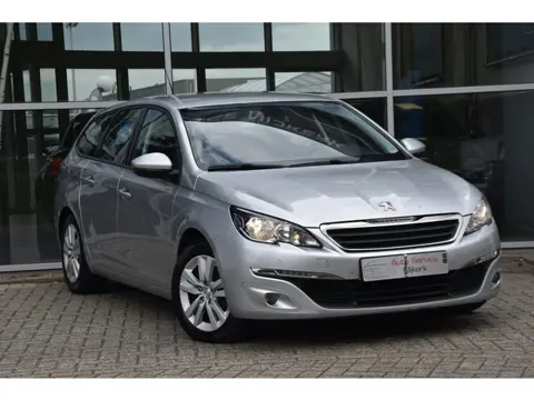 Peugeot 308 SW 1.2 PureTech Allure | RIEM VERV. | Navi | Trekhaak | LED