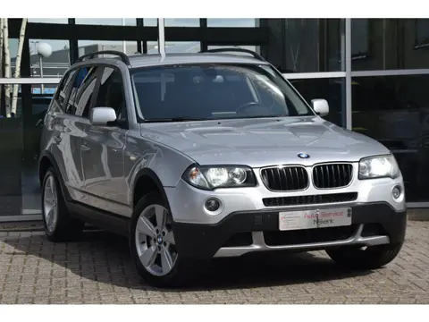 BMW X3 2.0i Youngtimer Leder Navi Xenon PDC Stoelverw.