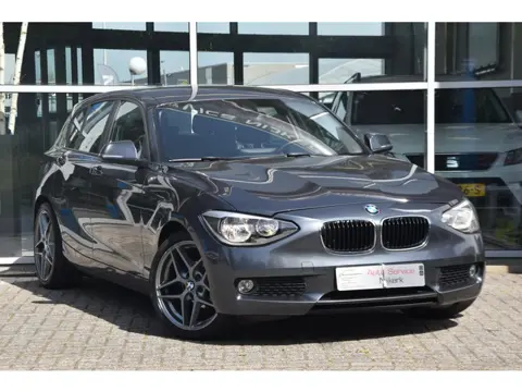 BMW 1-serie 116i Business+ Airco Nav. Pdc Lm-Velgen Stoelverwarming 5DRS