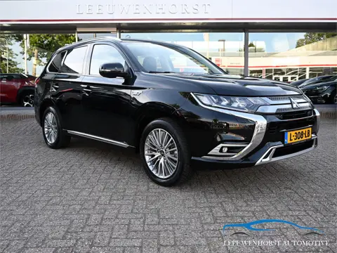 Mitsubishi Outlander 2.4 PHEV Intense (bj 2021, automaat)