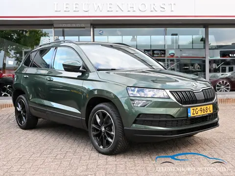 Škoda Karoq 1.0 TSI Ambition AUTOMAAT, elek. a.klep, leer, standkachel, UNIEKE kleur