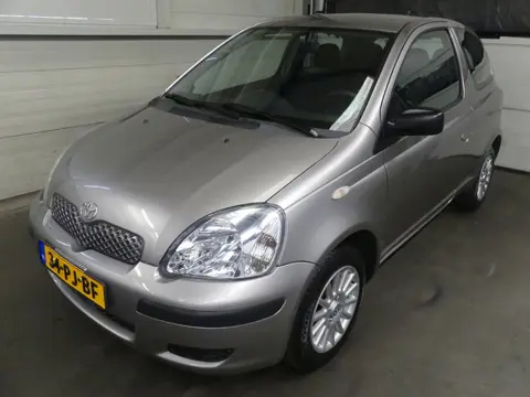 Toyota Yaris 1.0 VVT-i Idols - Trekhaak - Mooie Auto