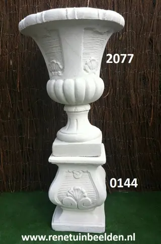 Planten bak met zuil. nr 2077 & 0144.