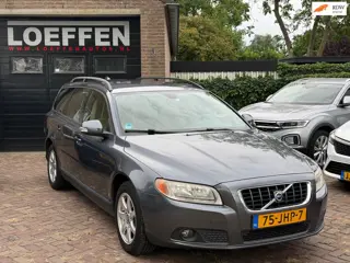 Volvo V70 2.0 Momentum, leder, trekh, navi