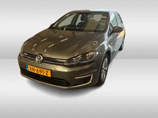 Volkswagen e-Golf e-Golf / Warmtepomp / CarPlay / Parkeerhulp V+A / 16'' / ACC