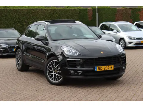 Porsche Macan 2.0 / 69.727 km! / 1e Eign. / Trekhaak / Panoramadak / Camera / Luchtvering / Leder / 