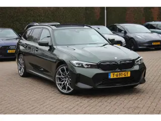 BMW 3 Serie Touring 320e / Panoramadak / Camera / Keyless / Leder / Harman Kardon / 19'' / Elektr. s