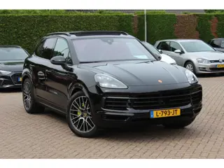 Porsche Cayenne 3.0 E-Hybrid / Panoramadak / Camera / Head-up / Leder / 21'' / Luchtvering / Bose / 
