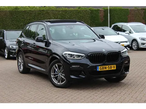 BMW X3 xDrive30e High Exe. M Sport / SOH 91,9% / Panoramadak / Camera / Head-up / Leder / 20'' / DAB