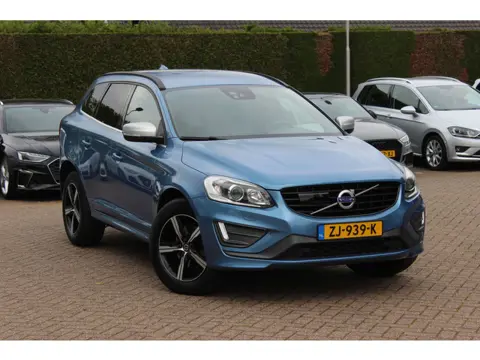 Volvo XC60 2.0 D3 FWD Polar+ R-design / 131.279 km! / Trekhaak / Leder&Alcantara / Standkachel / 18'