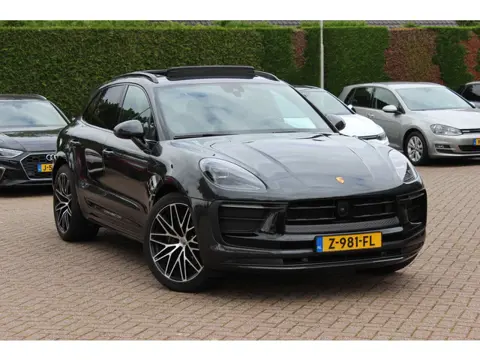 Porsche Macan 2.0 T / Trekhaak / Panoramadak / Camera / Luchtvering / Keyless / 21'' / Adaptieve Sto