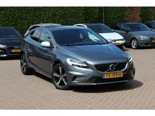 Volvo V40 2.0 D2 Inscription R-Design / Camera / Leder&Alcantara / Keyless / 17'' / Dodehoek / Getin