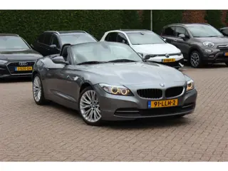 BMW Z4 Roadster sDrive23i Introduction / NL Auto! / Windscherm / Leder / Navigatie / 17'' / Parkeerh