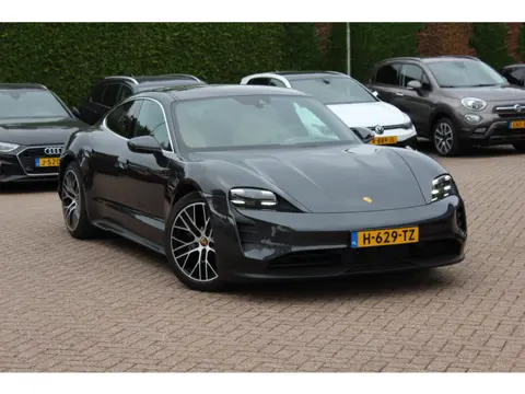 Porsche Taycan 4S Performance 84 kWh / SoH 93,3% / 1e Eign. / NL Auto / Panoramadak / 360Camera / Ac