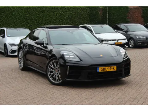 Porsche Panamera 2.9 4 E-Hybrid / Panoramadak / 360Camera / Adaptieve Stoelen / Matrix LED / 21'' / 