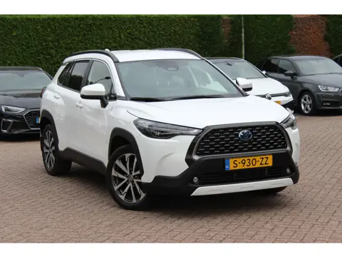 Toyota Corolla Cross 2.0 High Power Hybrid First Edition / 23.304 KM! / Camera / Half leder / CarPla