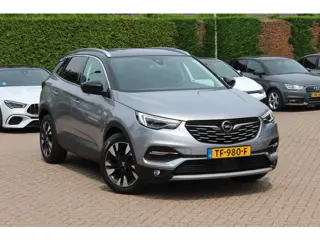 Opel Grandland X 1.2 Turbo Innovation / Trekhaak / Camera / Leder / Keyless / 18'' / CarPlay / Stoel