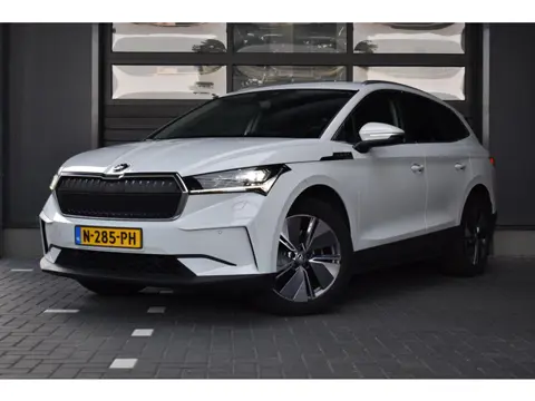 Skoda Enyaq iV 60 First Edition / SOH 91% / Adaptive Cruise / Stoel- & Stuurverw / Side Assis