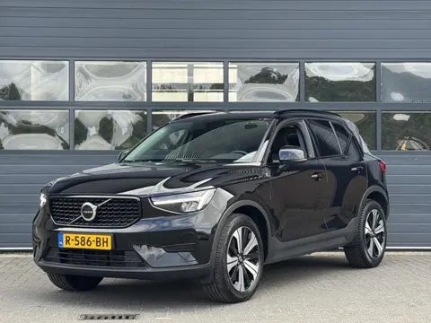 VOLVO XC40 1.5 T5 PLUG-IN HYBRID PLUS DARK I LEDEREN BEKLEDING I WINTERPAKKET I P-CAMERA I ADAPTIVE 