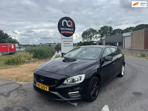 Volvo V60 | 2015 | 2.4 D6 Twin Engine Momentum | Automaat | Export en Handel