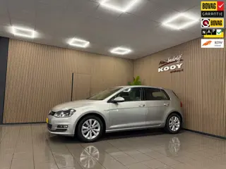 Volkswagen Golf 1.0 TSI Comfortline * Navigatie / Parkeersensoren / Cruise control / NL Auto *