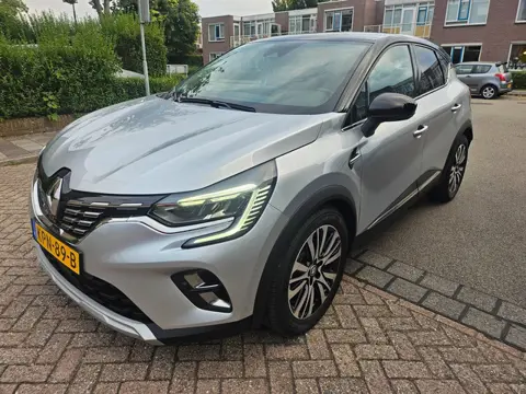 Renault Captur 1.6 E-Tech Plug-in Hybrid 160 Initiale Paris