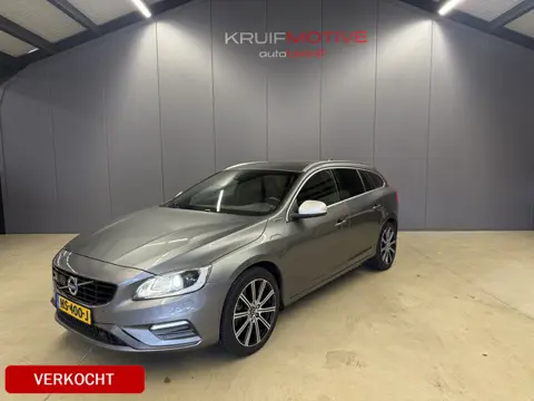 Volvo V60 2.4 D6 Twin Engine R-Design (bj 2015, automaat)