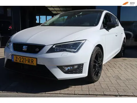 Seat Leon 1.8 TSI FR Connect *Rijklaarprijs *Panaromadak *Alcantara bekleding *Automaat