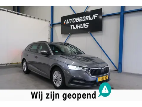 Skoda Octavia Combi 1.0 e-TSI Ambition Automaat - N.A.P. Airco, Cruise, PDC, Navi, Virtual display, 