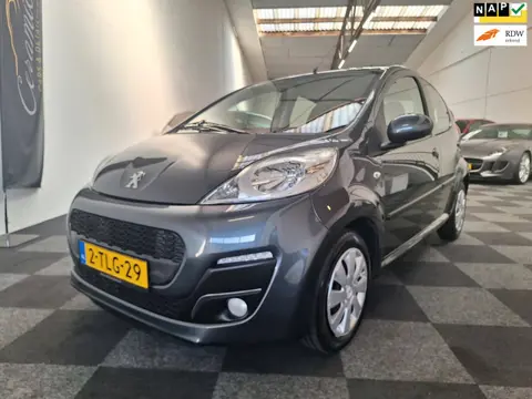 Peugeot 107 2014. Active uitv. 2e eig. 32.000 km NAP.