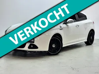 Alfa Romeo GIULIETTA Turbo Leer/Alcantara / Stoelverw / Dubbele uitlaat TOP!
