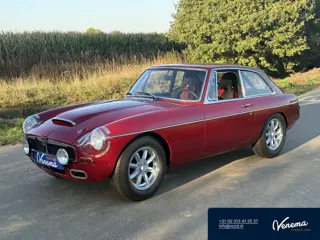 MG B GT V8