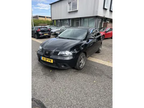 SEAT Ibiza 1.6-16V Freestyle Clima. Keurig nette en goed rijdende Ibiza met een Apk keuring t/m 15-0