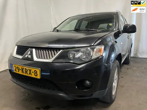 Mitsubishi Outlander 2.4 Intro Edition 2WD SCHADEAUTO!