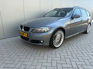 BMW 3-serie Touring 318i High Executive