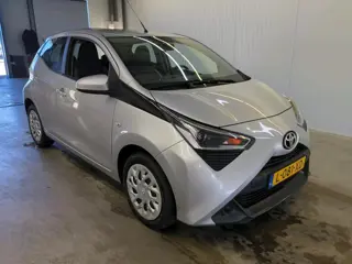 Toyota Aygo 1.0 VVT-i x-Play, Camera! Carplay! VERWACHT!!