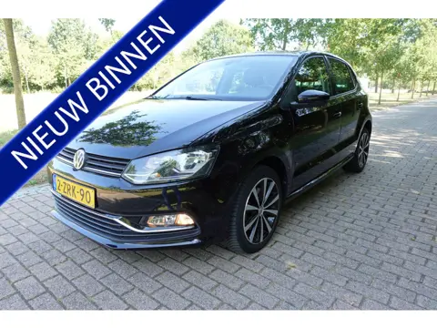 Volkswagen Polo 1.2 TSI Highline Automaat .Clima PDC. Armsteun. 4 seizoen banden