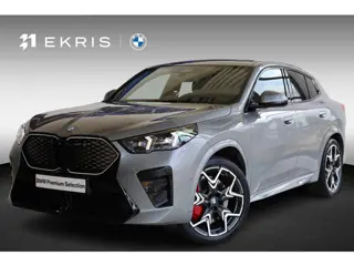 BMW iX2 eDrive20 | M Sport Pro | Panoramadak | Harman/Kardon | Elektr. Verstelbare Stoelen | Driving