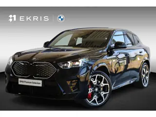 BMW iX2 eDrive20 | M Sport Pro | Panoramadak | Harman/Kardon | Driving Assistant Plus | Trekhaak