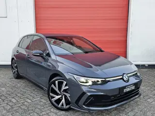 Volkswagen Golf 1.5 eTSI R-Line Business | ACC | Stuur/Stoel verw. | Rijklaar inclusief 1 jaar BOVAG