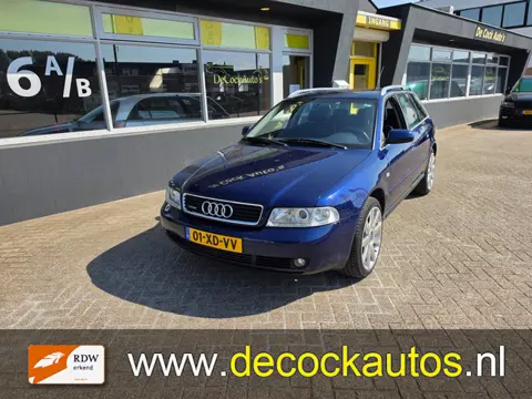 Audi A4 Avant 2.4 V6 quattro Advance/AUTOMAAT
