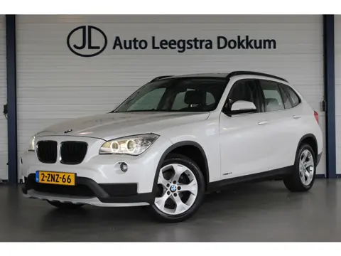 BMW X1 sDrive20i Executive Trekhaak | Xenon | Bluetooth | Navi | Clima | Cruise | 17" LMV | PDC
