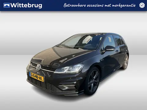Volkswagen Golf 1.5 TSI R-Line / AUTOMAAT/ TREKHAAK/ 2X R-LINE/ DYNAUDIO/ KEYLESS/ PARK. SENSOREN + 
